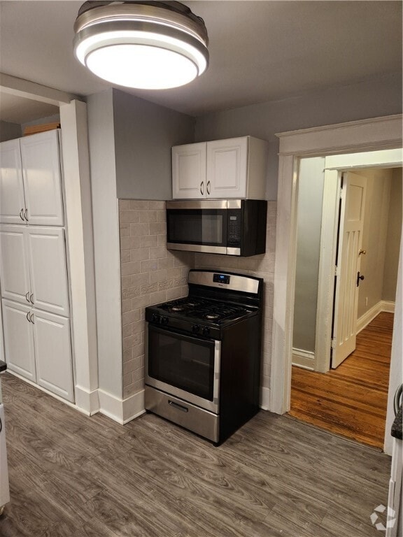 Building Photo - 110 Elmdorf Ave Rental