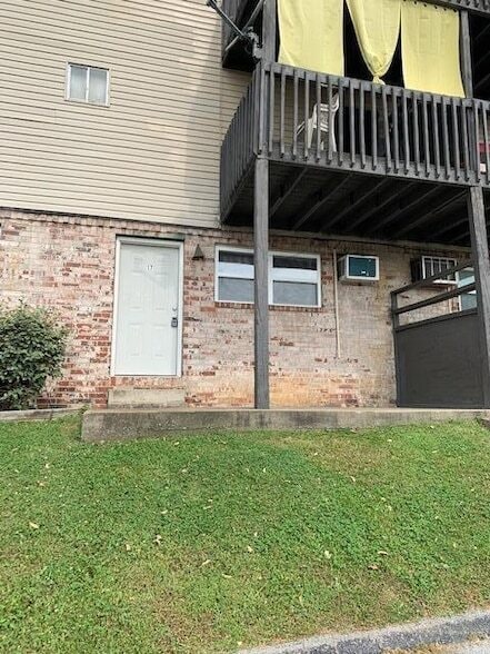 Photo - 210 Hendricks Blvd