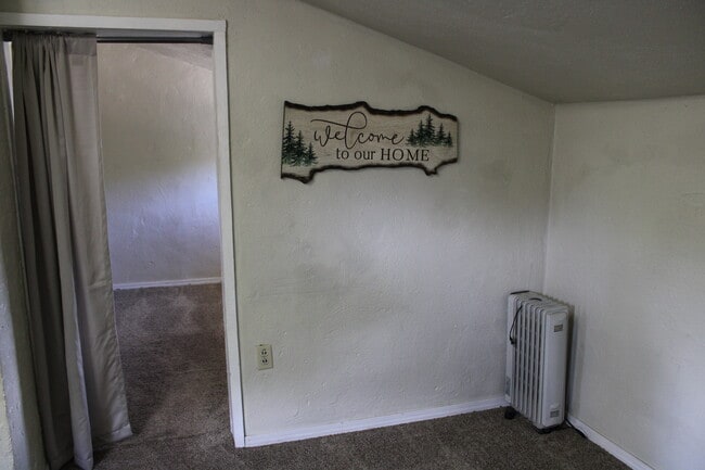 Photo - 1320 1/2 Springwater Ave