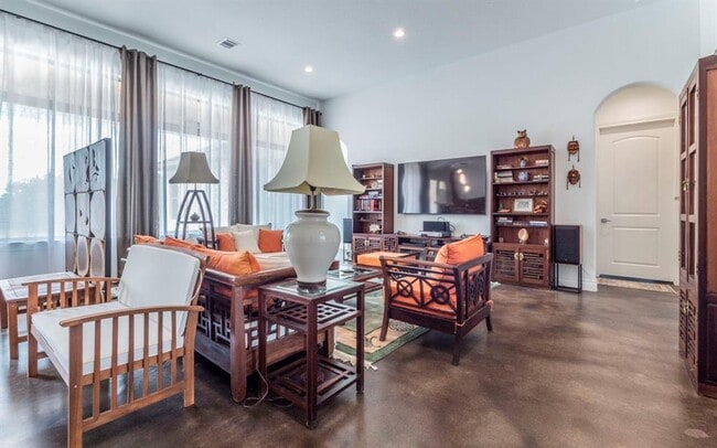 Photo - 163 Honey Locust Ct