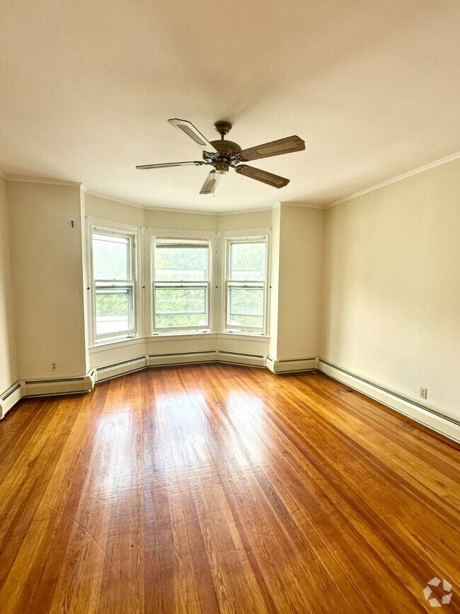 Building Photo - 5 Ingersoll Ave Rental