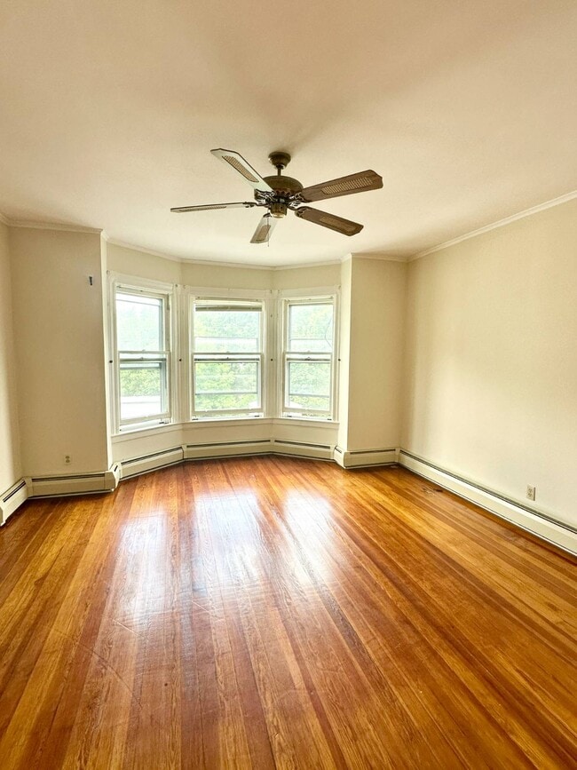 Building Photo - 5 Ingersoll Ave Rental