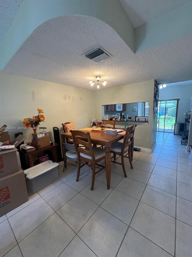 Photo - 16682 Hemingway Dr
