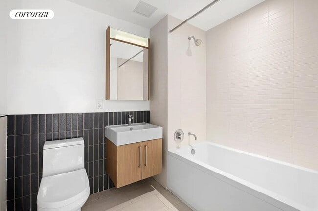 Photo - 415 Red Hook Ln