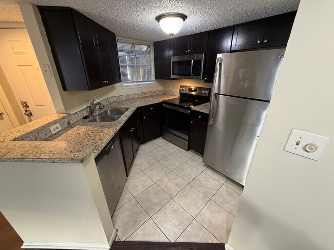 Photo - 1916 Lake Atriums Cir