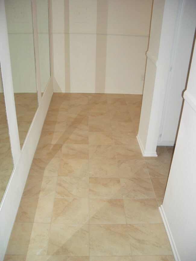 Photo - 7211 Cozycroft Ave Unidad Condo