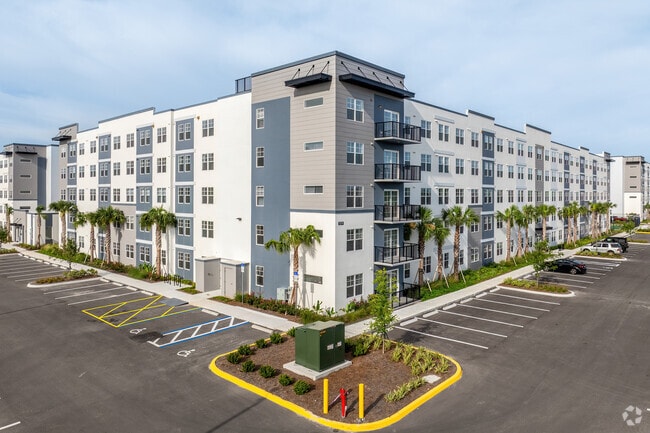 Building Photo - Millenia Park Orlando