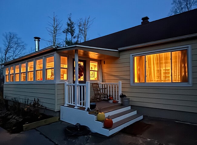 Building Photo - 1343 NY-212