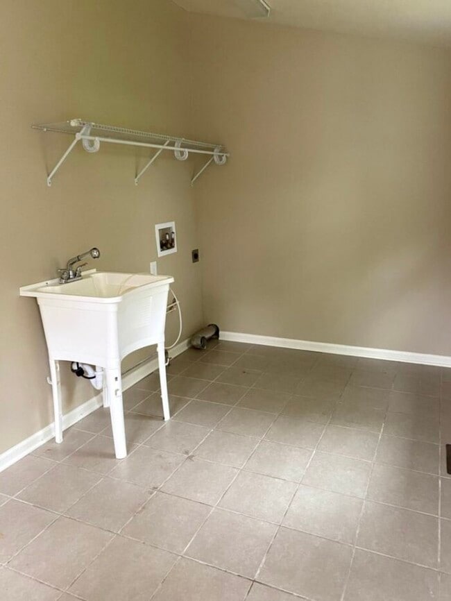 Photo - NEWLY RENOVATED 3 bdrm/2 bath - Sharon