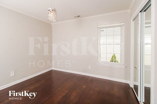 Photo - 749 Spinning Wheel Point