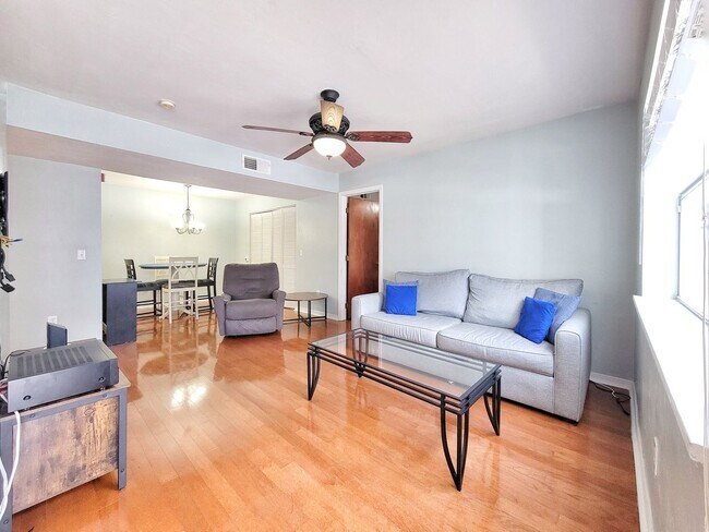 Photo - Campus Edge #802