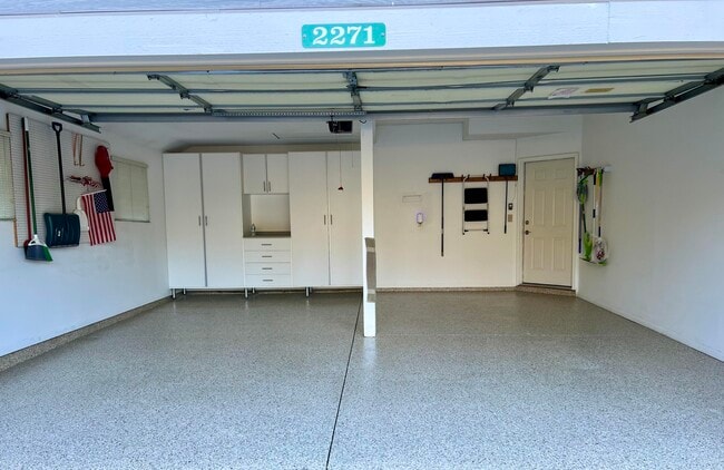 Photo - 2271 Edenderry Dr