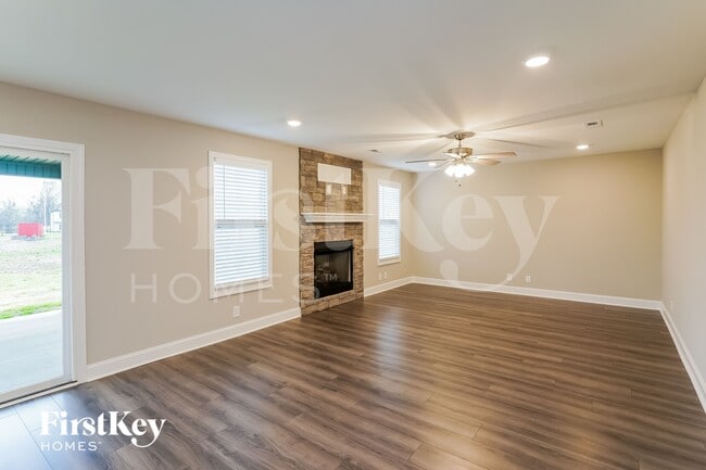 Photo - 631 Alvin Rd