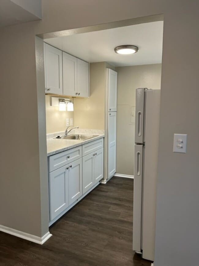 Building Photo - Charming, 2 bedroom/1 bath near Downtown Rochester! Unit 841-03