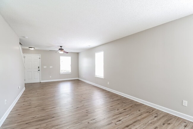 Photo - 14017 Sobeck Ln