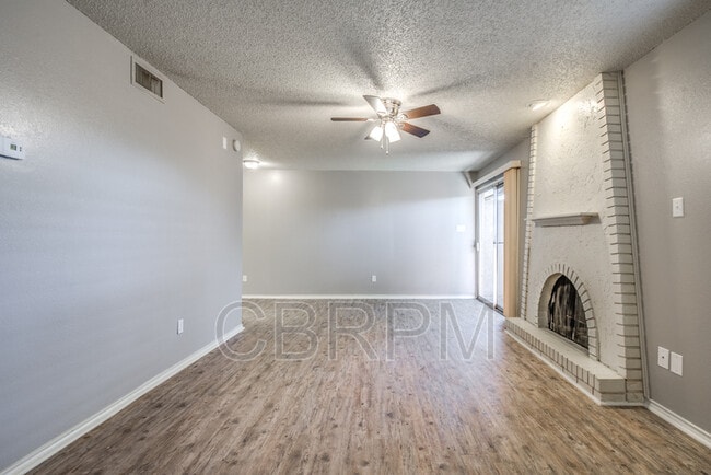 Photo - 5330 Kenosha Ave