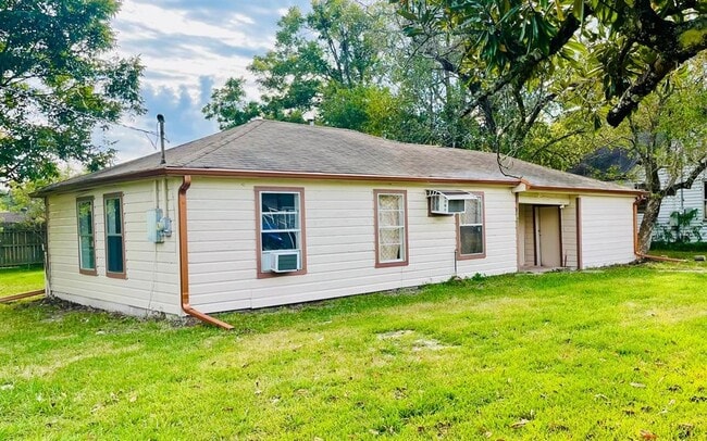 Photo - 1745 Rivercrest St