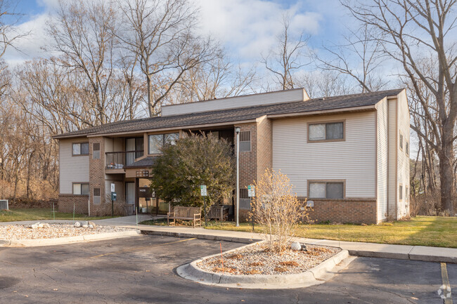 Pine Creek Apartments - Pine Creek Apartments