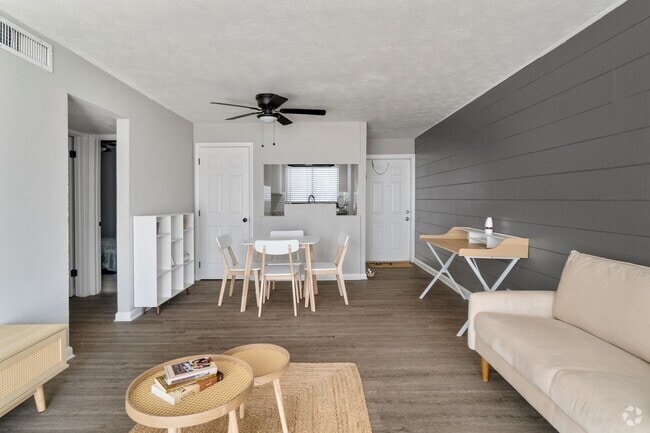 Building Photo - Oasis at San Marco Rental
