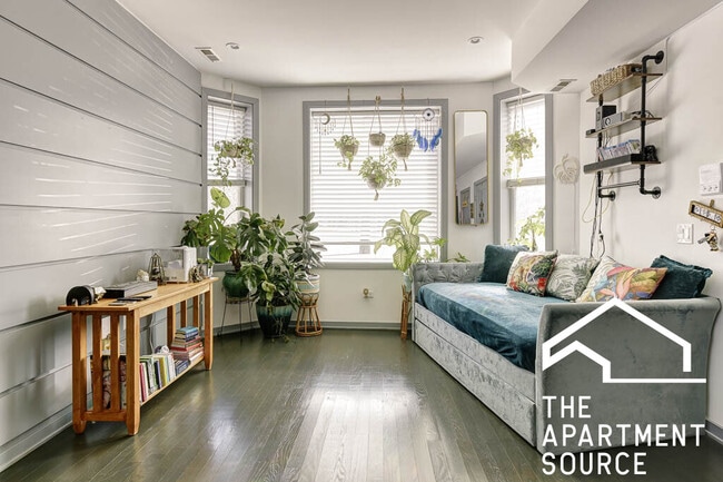 Photo - 2834 W Diversey Ave Unidad 2F