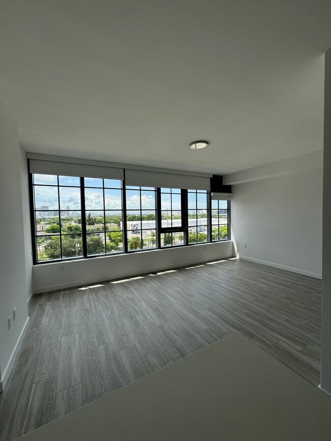 Photo - 390 NW 27th St Unit S2