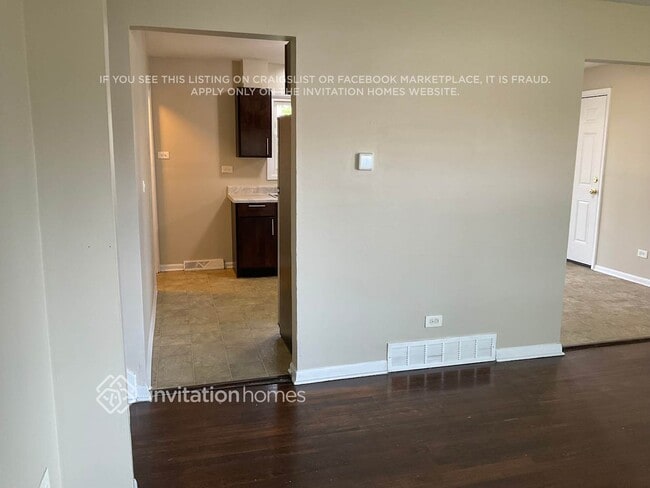 Photo - 5925 W 91st St