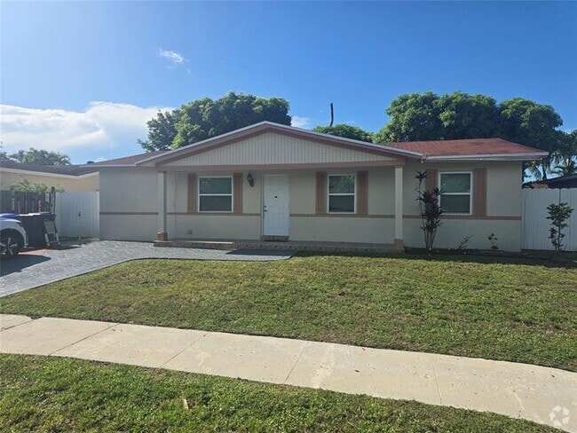 Building Photo - 8241 SW 4th St Rental