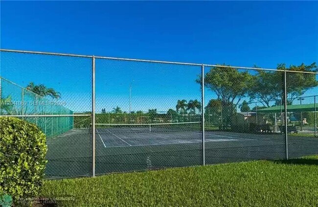 Photo - 6870 Royal Palm Blvd Unidad 111M