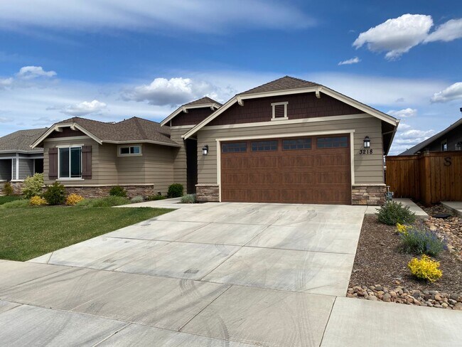 Photo - Large 3 bedroom 2.5 bath in Sycamore Creek