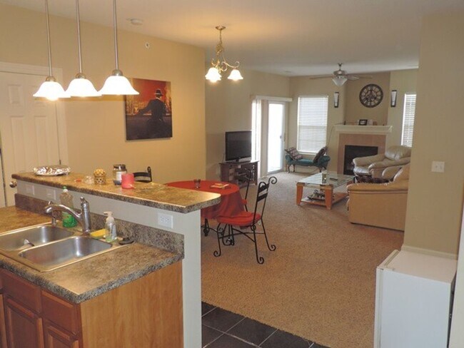 Photo - $2000 | 3 Bedroom, 2 Bathroom Condo | No P...