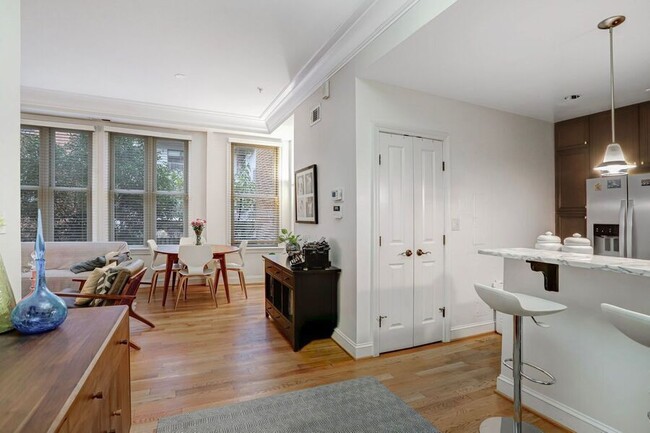 Photo - 1323 Clifton St NW