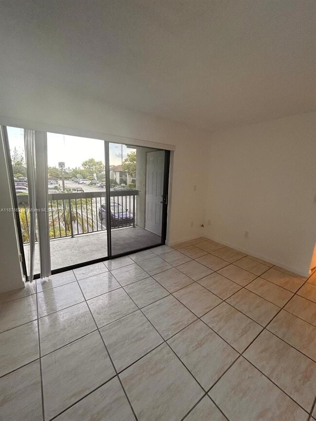 Photo - 425 NW 210th St Unidad 203