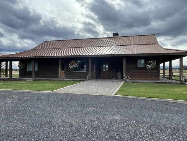 Photo - Country Living-Sisters Oregon