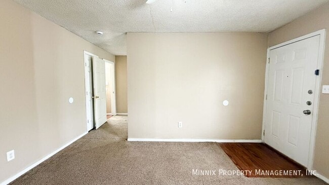 Photo - 310 E Lynn St