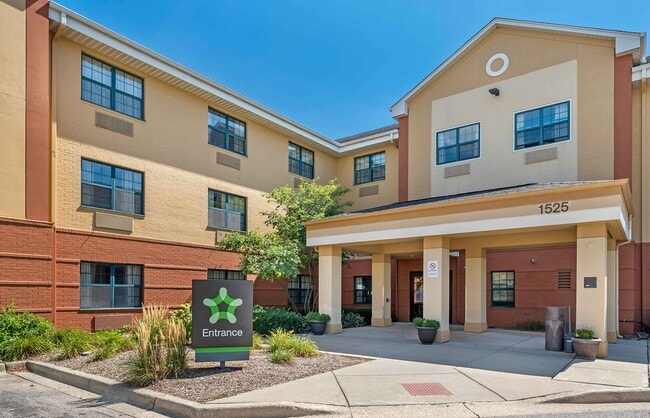 Furnished Studio-Chicago - Buffalo Grove - Deerfield