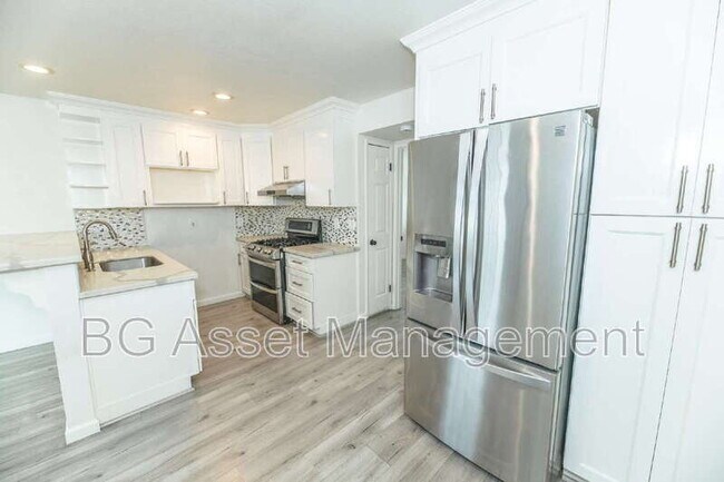 Photo - 1529 Alcatraz Ave Unidad #7