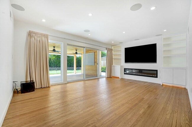 Photo - Beautifully Re-Modeled Single Family Home in Canoga Park