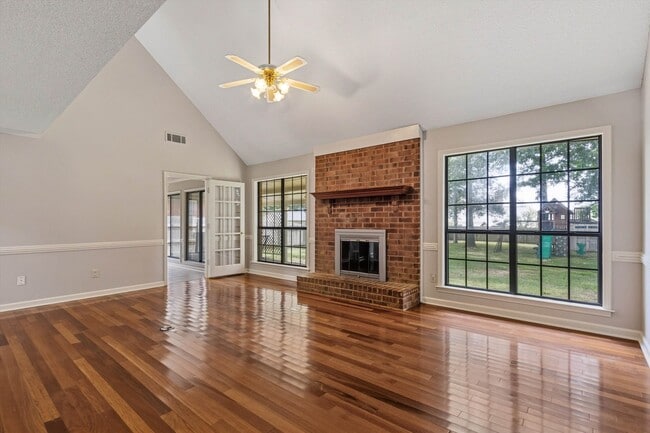 3738 Brook Trail Ln