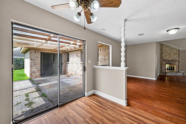 Photo - 13847 Cherry Hollow Ln