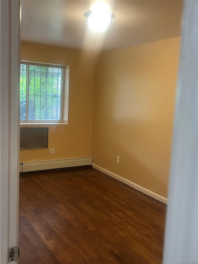 Photo - 3941 Laconia Ave