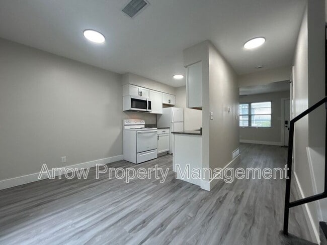 Photo - 1230 S Jackson St