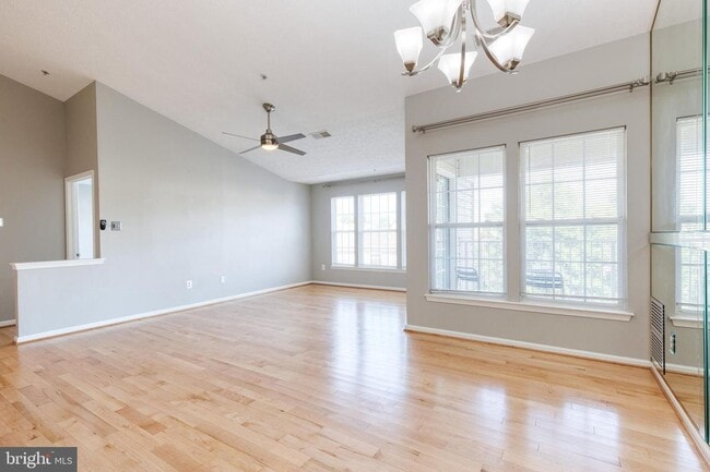 Photo - Gorgeous 2bd 2bth Penthouse Condo Completely Updated & Ready To Move In!