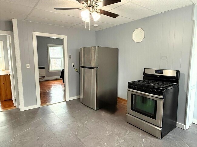 Photo - 53 Hadwin St Unit 2