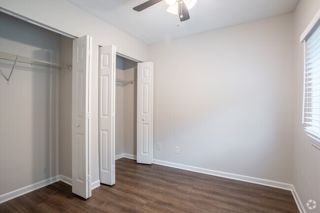 1BR, 1BA - 480SF - Bedroom