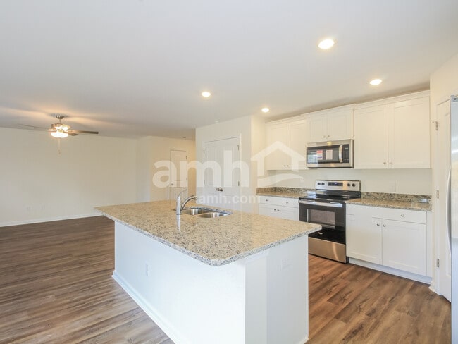 Photo - 1359 John Swann St