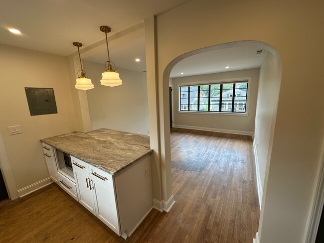 Photo - 425 S Jackson St Unit 2