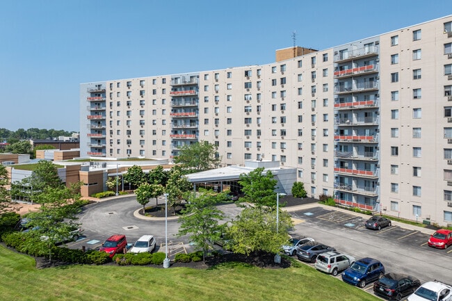 Alternate View - Hummingbird Pointe & The Gardens