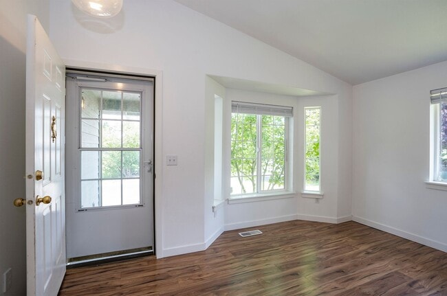 Photo - Exquisite 3-bedroom, 2-full bath Home in Puyallup