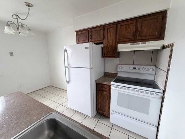 Photo - 9625 Grove Ave