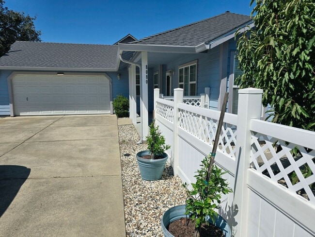 Photo - 8080 Quartz Ln